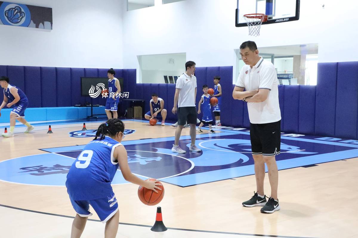 青少年学生篮球训练营发言稿_1